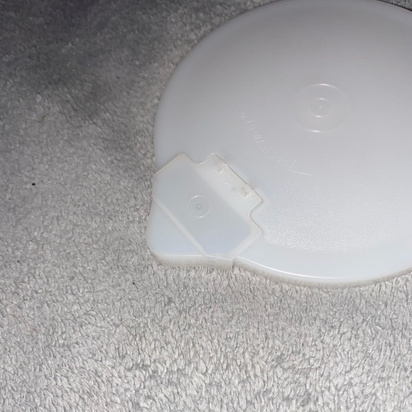 Tupperware Lid - Picture 4 of 7